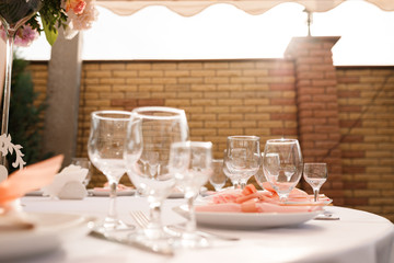 empty wine glasses restaurant interior serving, beautifully served wine glasses
