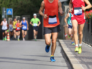 race with athletes running