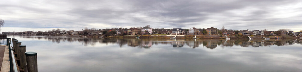 Fototapeta na wymiar Panorama of the Savannah River at Augusta, Georgia