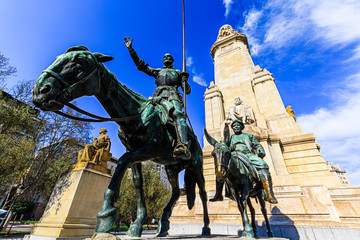 Don Quijote & Sancho Panza am Plaza de Espana in Madrid