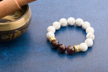gowlite and garnet stone wrist bracelet