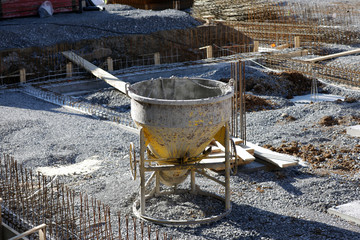 trichter für eine betonmischmaschine