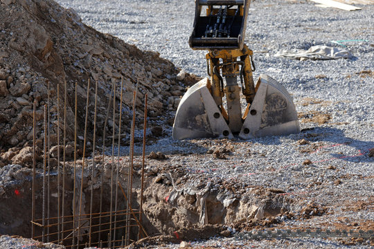 baggerschaufel auf einer baustelle