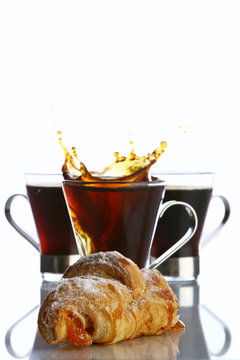 cup of coffe with croasant