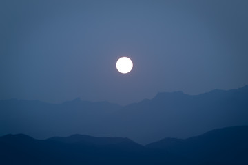  DAWN BETWEEN MOUNTAIN RANGE