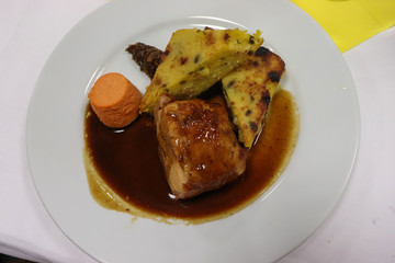 Rable de lapin à la polenta et à la patate douce