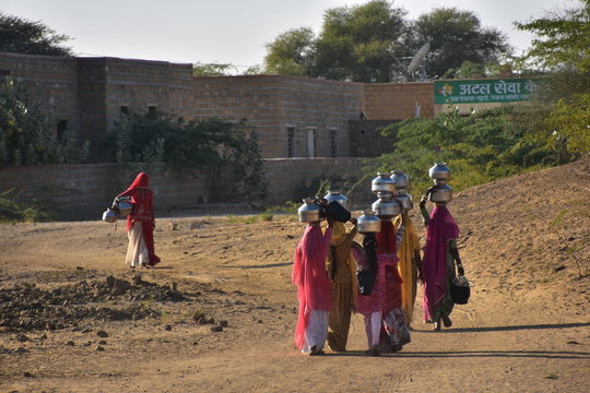 民族衣装 Images Browse 5 366 Stock Photos Vectors And Video Adobe Stock