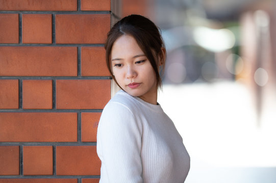 うつむく Images Browse 3 397 Stock Photos Vectors And Video Adobe Stock