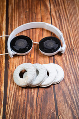 need a replacement embouchures on old white earbud