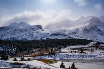 Fototapeta na wymiar Autumn winter mountains Alberta Kanada travel destination