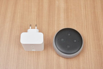 virtual assistant alexa echo flex vs alexa echo 3 top view