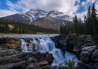Obraz na płótnie Canvas Athabasca Falls, Jasper Alberta Kanada travel destination
