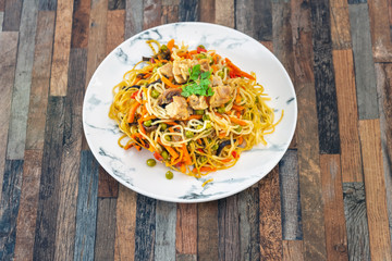 Noodles with Vegetables and Chicken