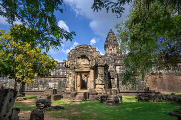 Fototapeta na wymiar Bakong Temple.Late 9th Century
