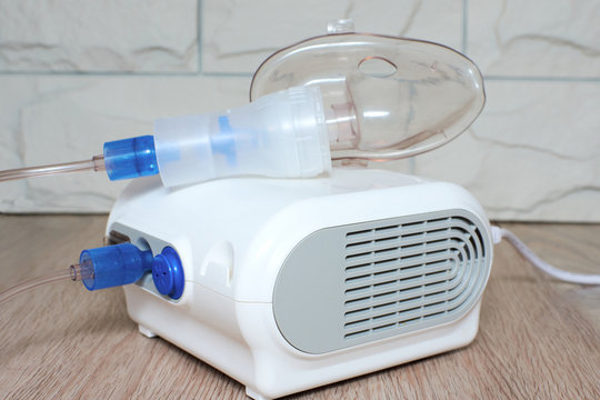Compressor nebulizer for carrying out inhalation of the house.