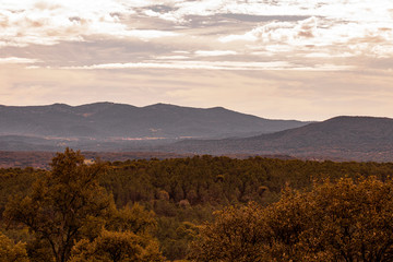 Paisaje valle atardecer Piedralaves