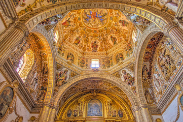 Fototapeta na wymiar Interior of the Oaxaca cathedral, HDR Image