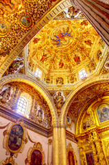 Fototapeta na wymiar Interior of the Oaxaca cathedral, HDR Image
