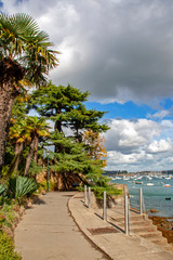 Dinard . La promenade au 