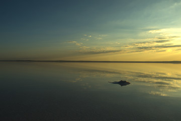 Obraz premium Sunset at Salt Lake ( Tuzgölü ) Aksaray, Turkey.
