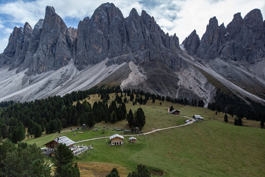 The mountain massif Odle (Geisler)