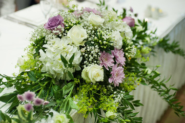 Obraz na płótnie Canvas Wedding Table Decoration Green Purple White