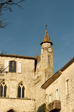Le clocher de l'&eacute;glise de Montflanquin village du d&eacute;partement du Lot et Garonne un des plus beau village de France