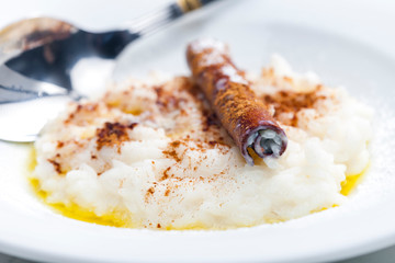 rice porridge with cinnamon and butter