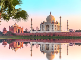 Taj Mahal beautiful scenery, India, Uttar Pradesh, Agra - obrazy, fototapety, plakaty