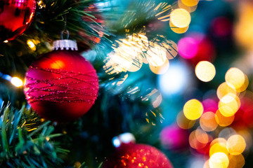 Weihnachten Weihnachtsbaum Kugeln christmas xmas rot gold red