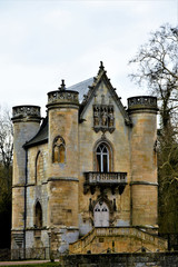 Fototapeta na wymiar Chateau de la reine blanche - Etangs de Commelle - Oise - Hauts de France - France