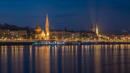 Fototapeta premium City of Budapest at night, skyline of the Buda side, Hungary.