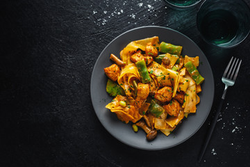 Pasta with sauce and chicken