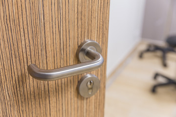 ouverture de porte intérieur sur maison