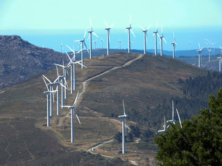 Molinos para la producción de energía eólica en Galicia