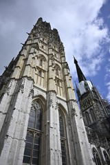 La tour au beurre et la flèche de la cathédrale de Rouen en Normandie.
