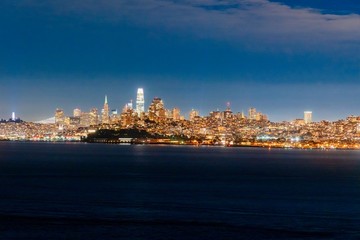 Fototapeta na wymiar night on the Golden Gate in California
