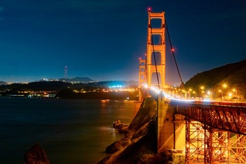 Obraz premium night on the Golden Gate in California