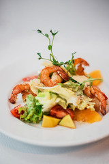 salad with shrimp 