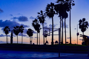 Fototapeta na wymiar sunset un Venice Beach California