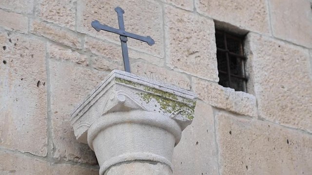 Particolari lapidei della Cattedrale Sant'Andrea di Venosa in Basilicata, Italia