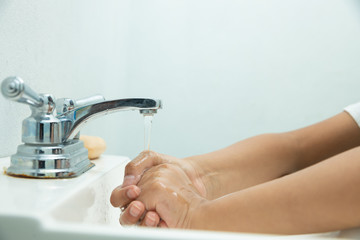 correct hand washing to prevent covid-19 or flu