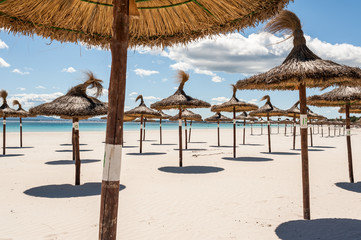 Corona Virus Urlaubssperre. Ausgehsperre. Mallorca Strand