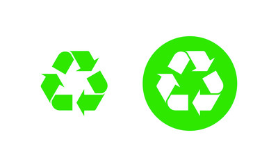 Obraz premium Green recycle icon vector isolated on white background