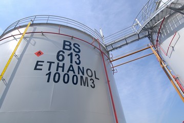 Cuves de stockage d'ethanol. Biocarburant, usine Téreos de Lillebonne