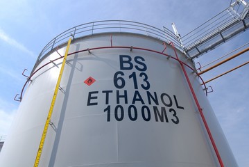 Biocarburant, éthanol, usine Téreos de Lillebonne. Cuves de stockage d'ethanol