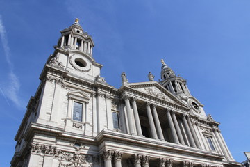 Fototapeta na wymiar West front of St Paul's Cathedral in a sunny day, London, UK