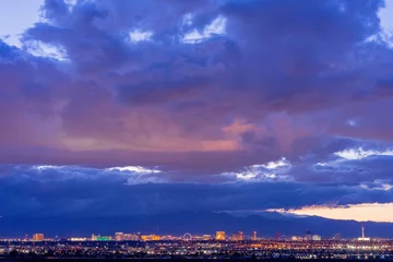 Foto auf Acrylglas Antireflex Sunset high angle view of the famous Las Vegas Strip © Kit Leong