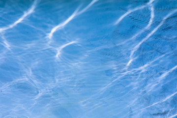 船に反射した光	