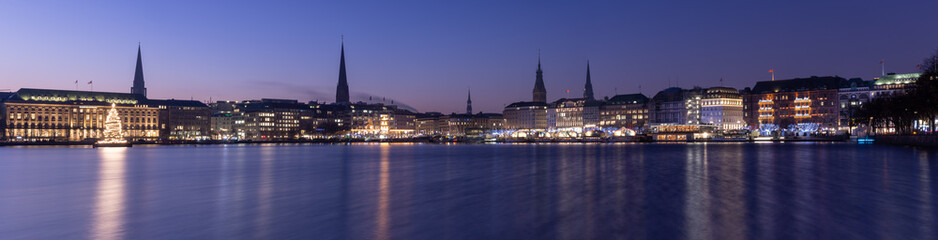 Binnenalster in Hamburg zur Weihnachtsszeit